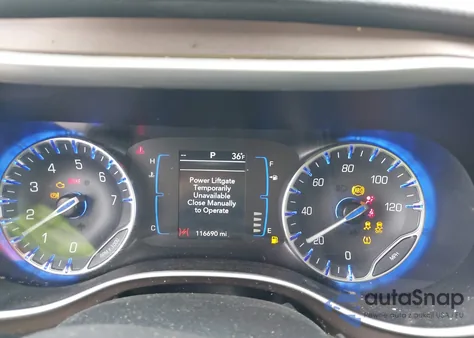 2018 Chrysler Pacifica Touring Plus z USA, uszkodzony, nr VIN 2C4RC1FG2JR101556